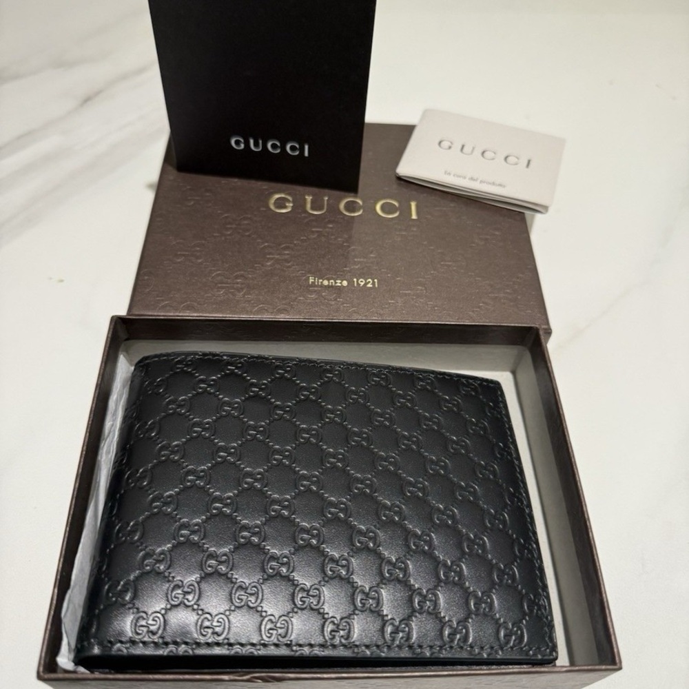 New With Tags Mens Gucci Leather Wallet